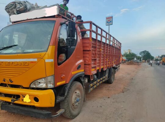 Ashok Leyland Boss 1212 22 Feet