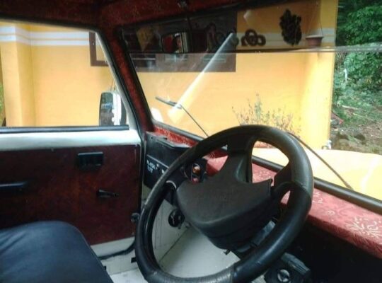 2000 MAHINDRA PICK UP 4*4