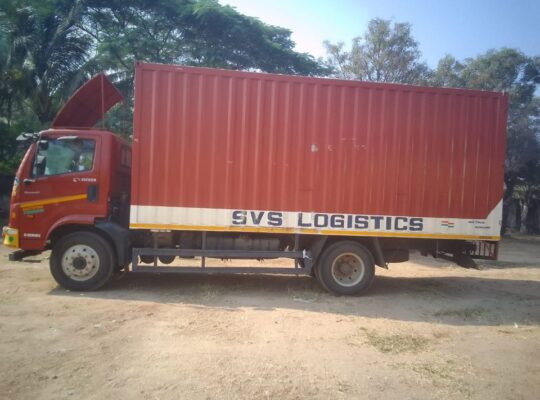 EICHER 21.10 WITH CONTAINER