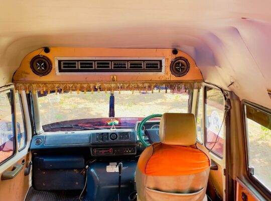 2015 (RE REG) 12 SEAT