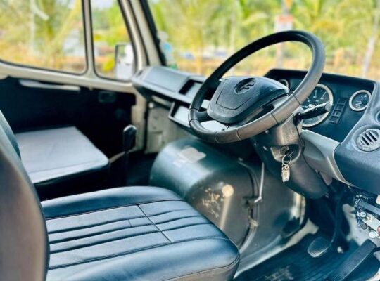 2013 TRAVELER GOODS 3050 SINGLE OWNER