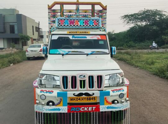 MAHiNDRA BOLERO PiKUP